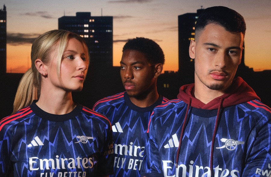 رونمایی از پیراهن دوم آرسنال در فصل ۲۶-۲۰۲۵ با الهام از رعد و برق نمادین