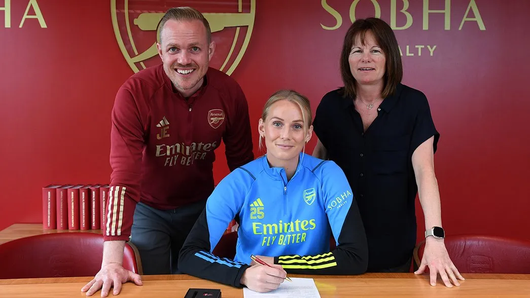استینا بلکستنیوس قرارداد جدیدی با باشگاه امضا کرد